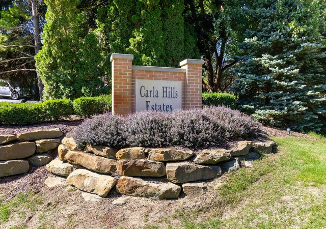 Photo 2 of Single family home for sale at 1978 Mayfair Dr, White Lake, MI 48383 | MLS# 81026051790 | Listing updated on 2026-10-15
