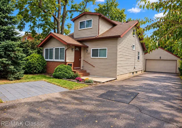 Photo 1 of Single family home for sale at 320 S Rochester Rd, Clawson, MI 48017 | MLS# 20261078744 | Listing updated on 2026-10-13