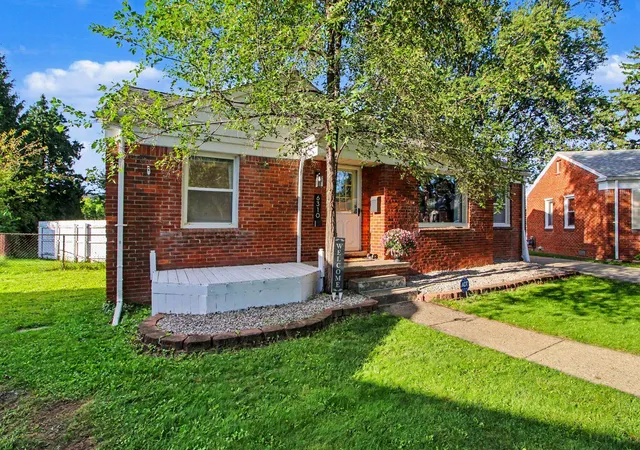 Photo 3 of Single family home for sale at 6310 Buckingham Ave, Allen Park, MI 48101 | MLS# 81026051811 | Listing updated on 2026-10-16
