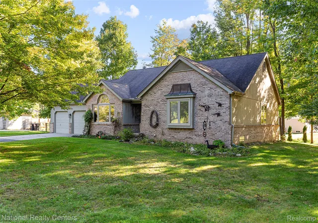 Photo 1 of Single family home for sale at 19998 Purlingbrook St, Livonia, MI 48152 | MLS# 20261078756 | Listing updated on 2026-10-11