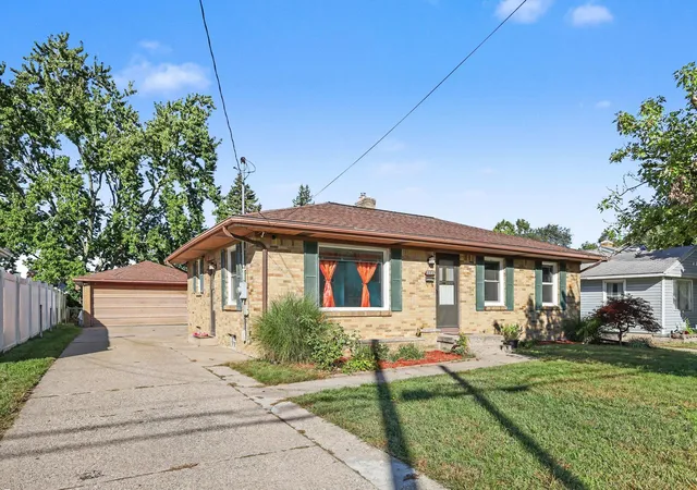 Photo 1 of Single family home for sale at 3353 Boone Ave Sw, Wyoming, MI 49519 | MLS# 65026051818 | Listing updated on 2026-10-22