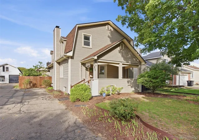 Photo 1 of Single family home for sale at 9721 Horton St, Livonia, MI 48150 | MLS# 20261078761 | Listing updated on 2026-10-18