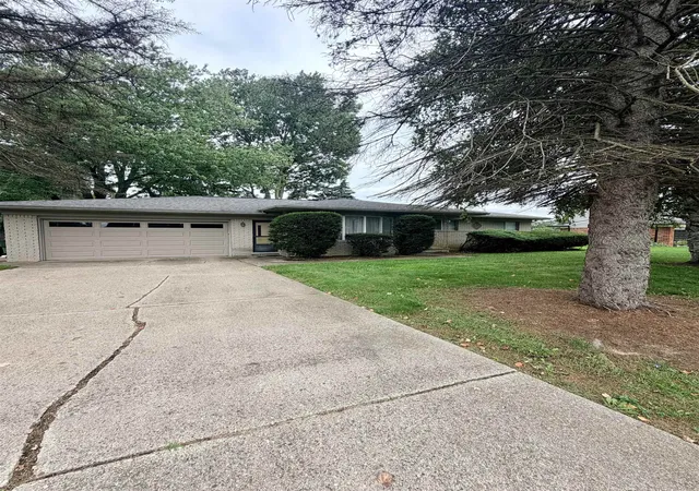 Photo 2 of Single family home for sale at 53598 Franklin Dr, Shelby Township, MI 48316 | MLS# 79080074024 | Listing updated on 2026-10-08