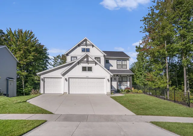 Photo 1 of Sale Pending at 17943 Spring Oak Dr, Spring Lake, MI 49456 | MLS# 71026051826 | Listing updated on 2026-10-08