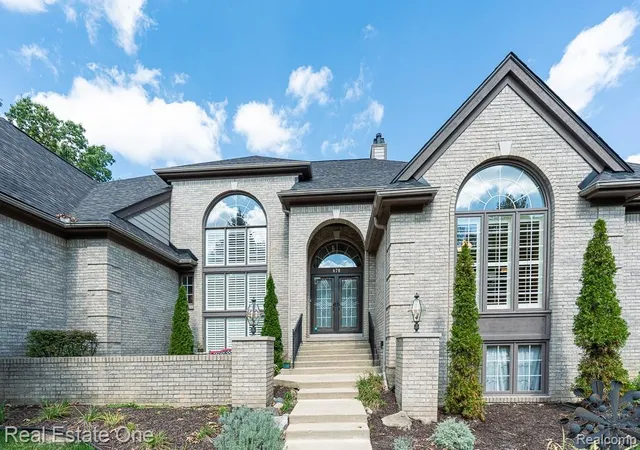 Photo 1 of Single family home for sale at 670 Cherry Tree Ln, Rochester Hills, MI 48306 | MLS# 20261078780 | Listing updated on 2026-10-27