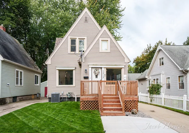 Photo 1 of Single family home for sale at 1313 N Jenison Ave, Lansing, MI 48915 | MLS# 65026051832 | Listing updated on 2026-10-09