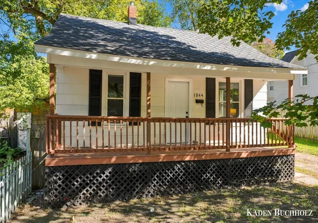 Photo 1 of Sale Pending at 1344 Maude Ave Ne, Grand Rapids, MI 49505 | MLS# 65026051831 | Listing updated on 2026-10-13