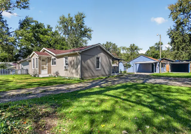 Photo 2 of Single family home for sale at 1939 Taube Ave, Benton Harbor, MI 49022 | MLS# 69026051840 | Listing updated on 2026-10-05