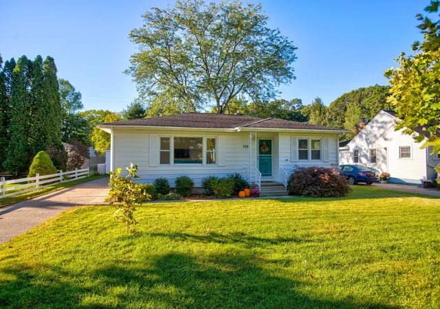Photo 2 of Single family home for sale at 530 Fleser Ct, Spring Lake, MI 49456 | MLS# 71026051843 | Listing updated on 2026-10-13