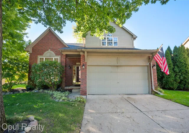 Photo 1 of Single family home for sale at 33865 Trillium Ct, Livonia, MI 48150 | MLS# 20261078821 | Listing updated on 2026-10-13