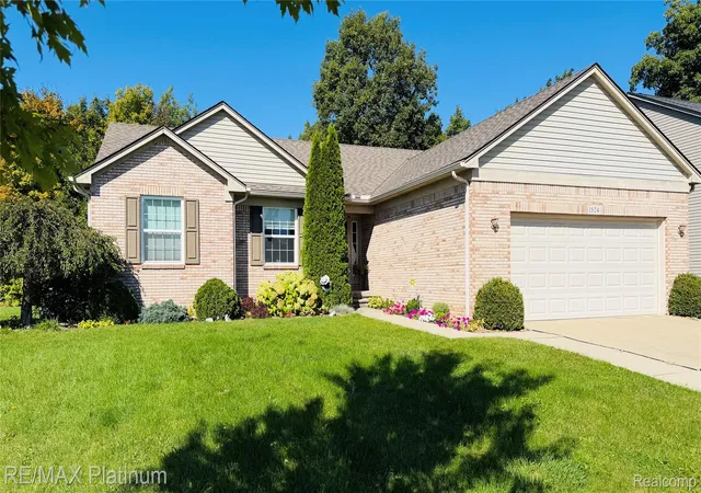 Photo 1 of Single family home for sale at 1524 Baypointe Cir, Grand Blanc, MI 48439 | MLS# 20261078842 | Listing updated on 2026-10-25