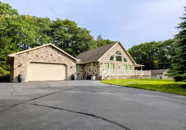 Photo 2 of Single family home for sale at 5259 E 31st Street, Au Gres, MI 48703 | MLS# 77080074033 | Listing updated on 2026-10-07