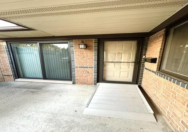 Photo 3 of Condo for sale at 964 Wexford Way #21, Rochester Hills, MI 48307 | MLS# 20261078855 | Listing updated on 2026-10-21