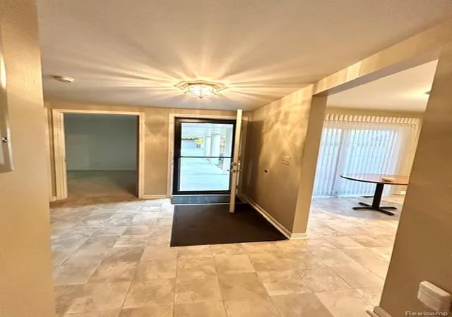Listing Photo 4 - Condo for sale in building located at 964 Wexford Wy, Rochester Hills, MI 48307 - Unit #21