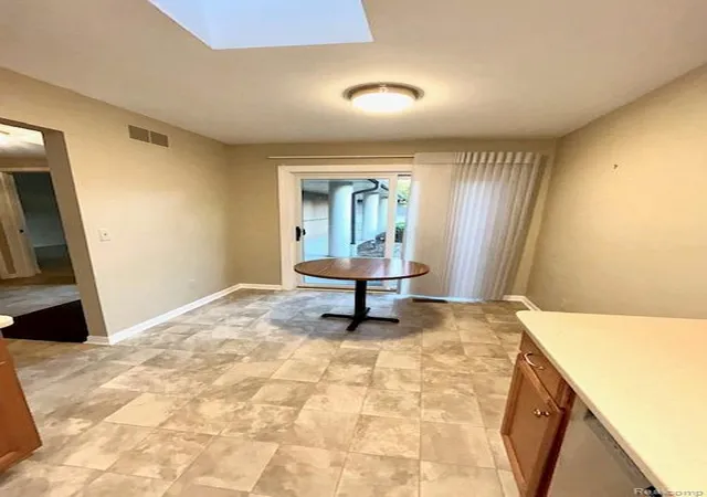 Listing Photo 5 - Condo for sale in building located at 964 Wexford Wy, Rochester Hills, MI 48307 - Unit #21