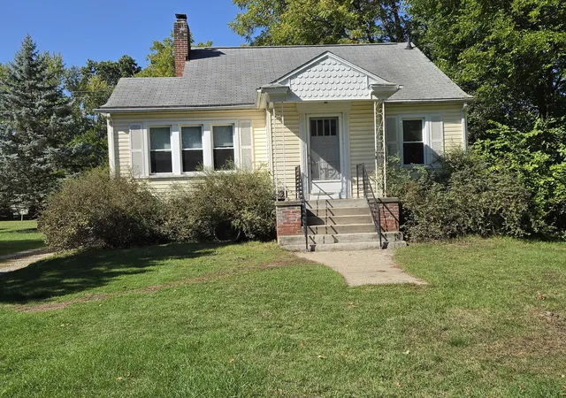 Photo 2 of Single family home for sale at 1568 S Crown St, Westland, MI 48186 | MLS# 81026051872 | Listing updated on 2026-10-07