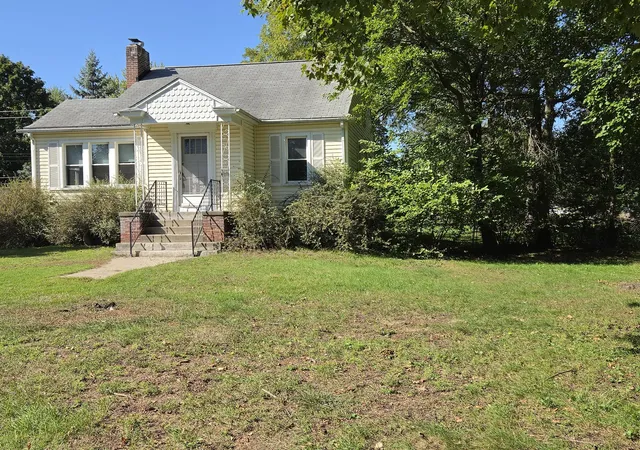 Photo 3 of Single family home for sale at 1568 S Crown St, Westland, MI 48186 | MLS# 81026051872 | Listing updated on 2026-10-07