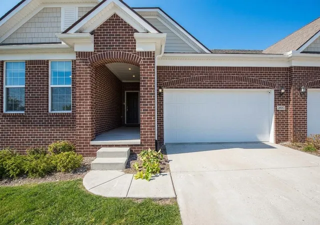 Listing Photo 1 - Condo for sale in building located at 3490 Bella Vis Dr, Ann Arbor, MI 48108 - Unit #