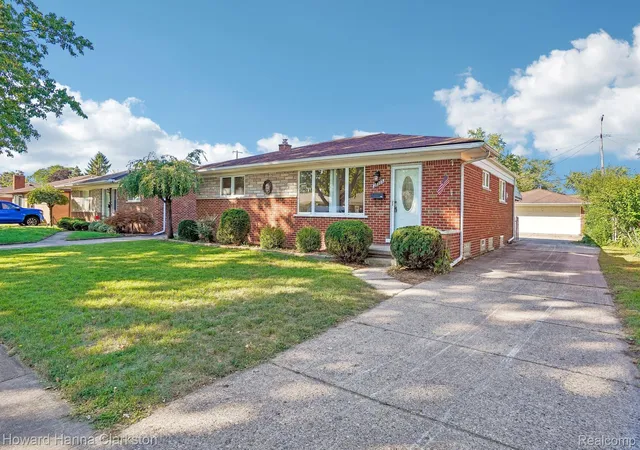 Photo 2 of Single family home for sale at 28723 Adler Dr, Warren, MI 48088 | MLS# 20261078868 | Listing updated on 2026-10-13