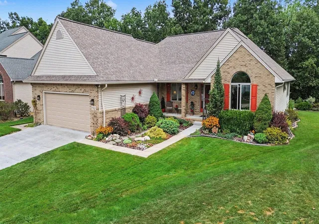 Photo 1 of Single family home for sale at 6900 Wellington Dr, Dexter, MI 48130 | MLS# 81026051876 | Listing updated on 2026-10-05
