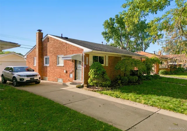 Photo 1 of Sale Pending at 24601 Wood St, Saint Clair Shores, MI 48080 | MLS# 20261078876 | Listing updated on 2026-10-17