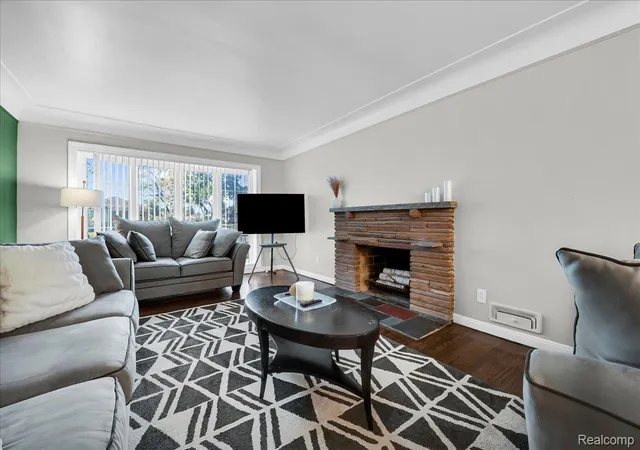 Photo 4 of Single family home for sale at 13440 Northfield Blvd, Oak Park, MI 48237 | MLS# 20261078880 | Listing updated on 2026-10-20