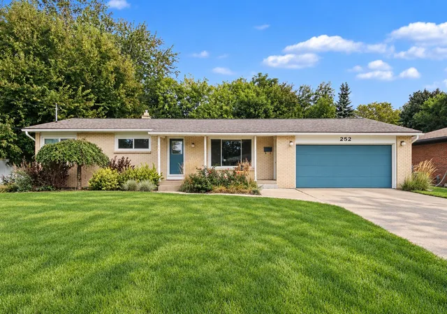 Photo 1 of Single family home for sale at 252 Edison Park Ave Nw, Grand Rapids, MI 49504 | MLS# 65026051883 | Listing updated on 2026-10-26