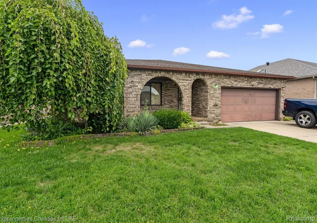 Photo 1 of Sale Pending at 7410 N Farmington Rd, Westland, MI 48185 | MLS# 20261078883 | Listing updated on 2026-10-04