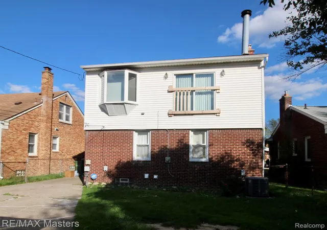 Photo 2 of Single family home for sale at 8148 Buckingham Ave, Allen Park, MI 48101 | MLS# 20261078887 | Listing updated on 2026-10-15