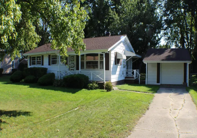 Photo 1 of Sale Pending at 23820 Glenwood St, Clinton Township, MI 48035 | MLS# 58050223351 | Listing updated on 2026-10-14