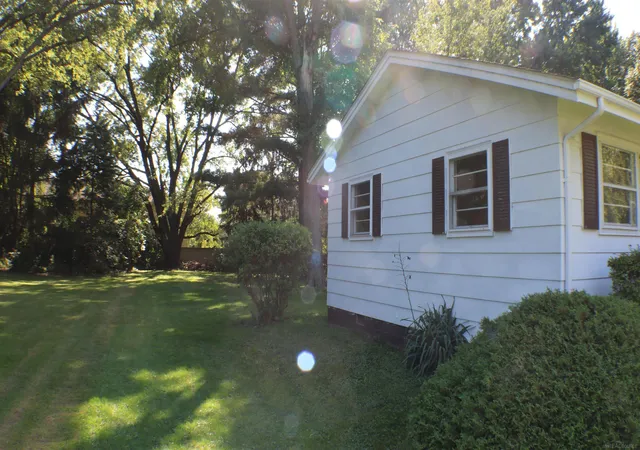 Photo 3 of Single family home for sale at 23820 Glenwood St, Clinton Township, MI 48035 | MLS# 58050223351 | Listing updated on 2026-10-21