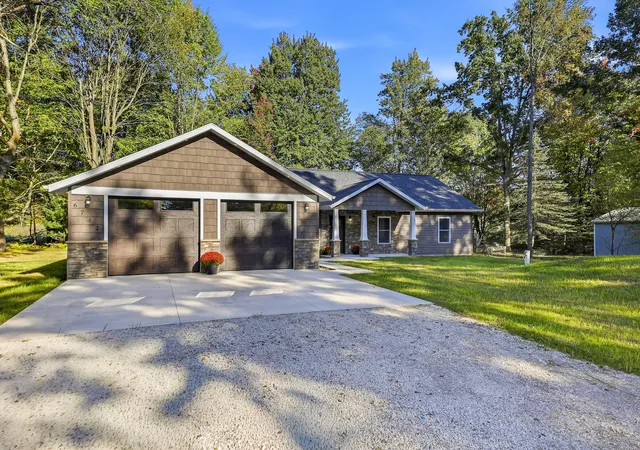 Photo 2 of Single family home for sale at 6742 Abbey Ln, Stanwood, MI 49346 | MLS# 72026051892 | Listing updated on 2026-10-07