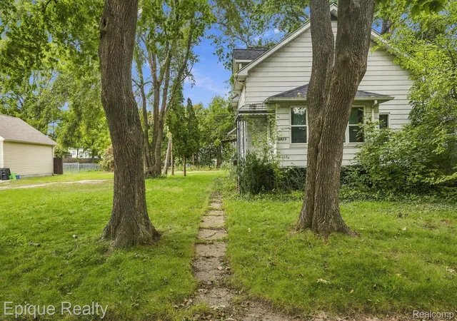 Photo 1 of Single family home for sale at 2823 Sturges St, Port Huron, MI 48060 | MLS# 20261078908 | Listing updated on 2026-10-24