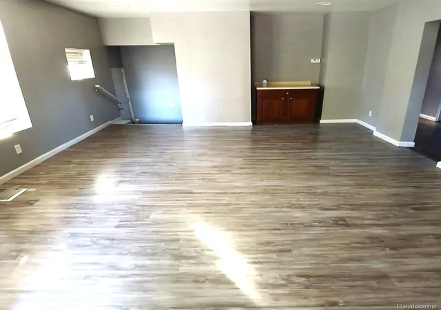 Photo 3 of Single family home for sale at 801 Cameron Ave, Pontiac, MI 48340 | MLS# 20261078910 | Listing updated on 2026-10-06