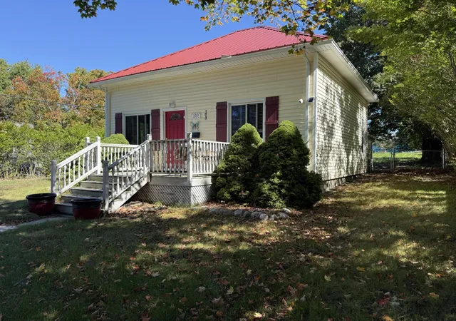 Photo 3 of Single family home for sale at 510 N Delia St, Ludington, MI 49431 | MLS# 67026051915 | Listing updated on 2026-10-21