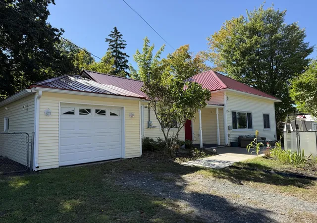 Photo 1 of Single family home for sale at 510 N Delia St, Ludington, MI 49431 | MLS# 67026051915 | Listing updated on 2026-10-21