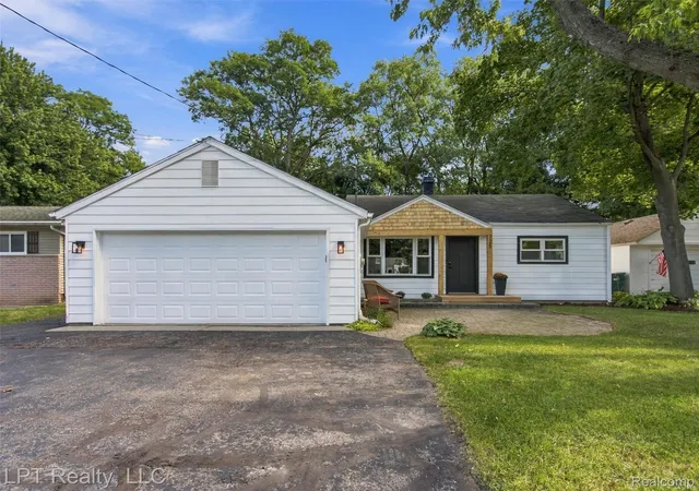 Photo 1 of Sale Pending at 725 S 3rd Street, Brighton, MI 48116 | MLS# 20261078927 | Listing updated on 2026-10-21