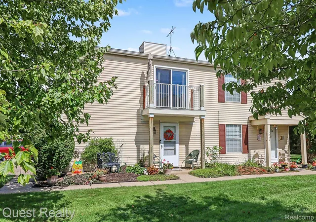 Photo 2 of Condo for sale at 3232 Birchcreek Ct, Lake Orion, MI 48360 | MLS# 20261078930 | Listing updated on 2026-10-11