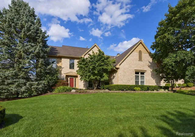 Photo 2 of Single family home for sale at 17190 Tall Pines Ct, Northville, MI 48168 | MLS# 20261078935 | Listing updated on 2026-10-17