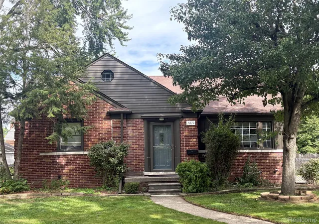 Photo 1 of Single family home for sale at 1814 Stanhope St, Grosse Pointe Woods, MI 48236 | MLS# 20261078940 | Listing updated on 2026-10-13