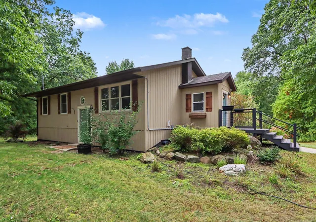 Photo 1 of Sale Pending at 9653 Bellevue Rd, Battle Creek, MI 49014 | MLS# 64026051932 | Listing updated on 2026-10-12