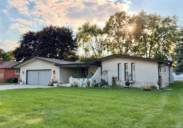 Photo 3 of Single family home for sale at 38233 Medville Dr, Sterling Heights, MI 48312 | MLS# 20261078951 | Listing updated on 2026-10-14
