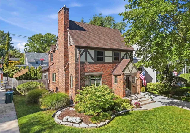 Photo 1 of Single family home for sale at 1259 Grayton, Grosse Pointe Park, MI 48230 | MLS# 58050223372 | Listing updated on 2026-10-08