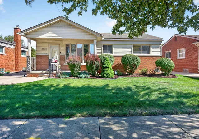 Photo 1 of Single family home for sale at 4025 17th Street, Wyandotte, MI 48192 | MLS# 20261078953 | Listing updated on 2026-10-05