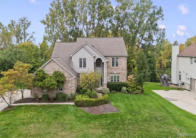 Photo 2 of Single family home for sale at 4126 Villager Dr, Lake Orion, MI 48359 | MLS# 20261078972 | Listing updated on 2026-10-21