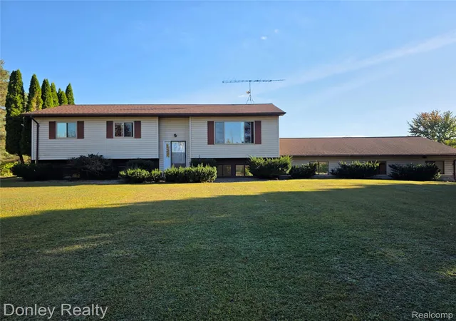 Photo 2 of Single family home for sale at 5470 Marlette Rd, Clifford, MI 48727 | MLS# 20261078974 | Listing updated on 2026-10-05