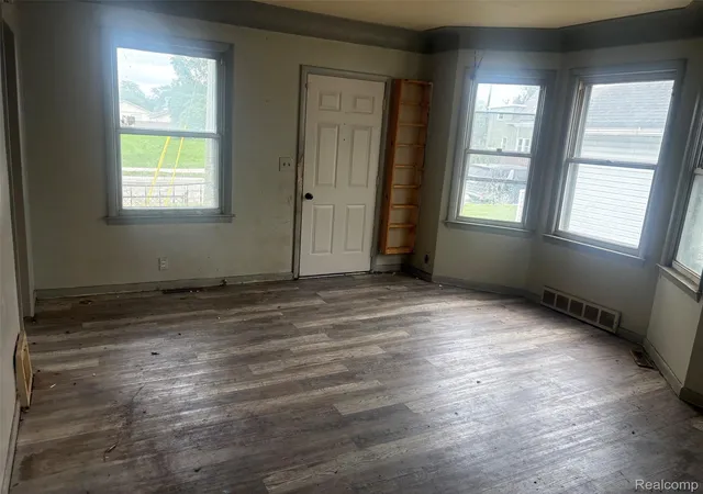 Photo 3 of Single family home for sale at 713 W 5th Street, Monroe, MI 48161 | MLS# 20261078979 | Listing updated on 2026-10-21