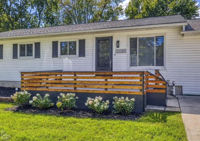 Photo 2 of Single family home for sale at 26380 Beamer St, Harrison Township, MI 48045 | MLS# 58050223380 | Listing updated on 2026-10-12