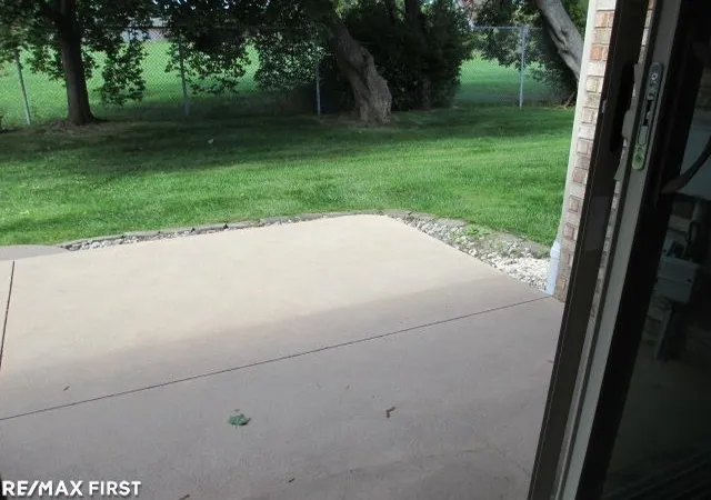 Listing Photo 5 - Condo for sale in building located at 15410 Orch Ridge Dr, Clinton Township, MI 48038