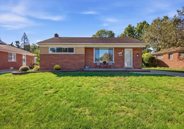 Photo 1 of Sale Pending at 28787 Grandon Ave, Livonia, MI 48150 | MLS# 81026051961 | Listing updated on 2026-10-14